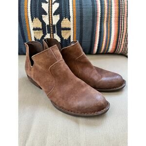 Born W’s Kerri Ankle Booties Brown Suede Leather Size 9.5